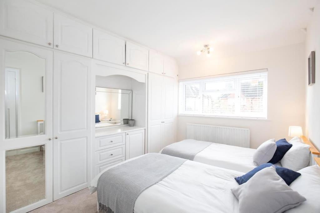 3 Bed House/Garden/Wi-Fi/Parking/Central Location Villa Guildford Exterior photo